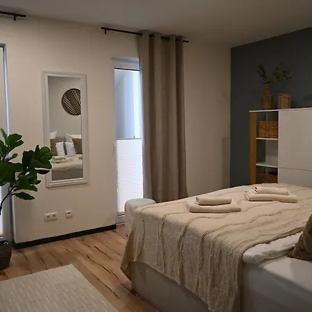 Stilvolle&ruhige Mit Terrasse&garten