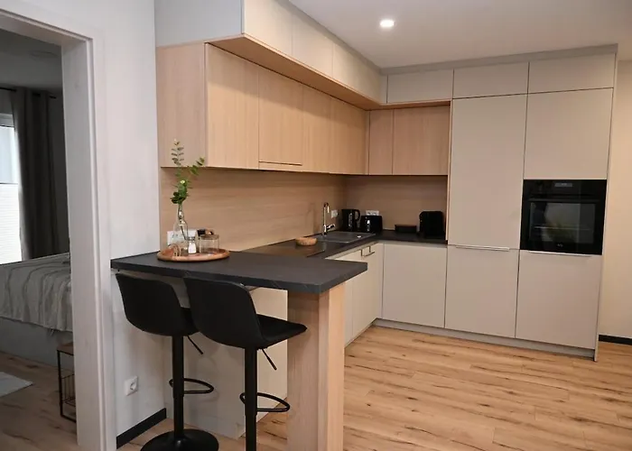 Stilvolle & Ruhige Mit Terrasse & Garten Apartament