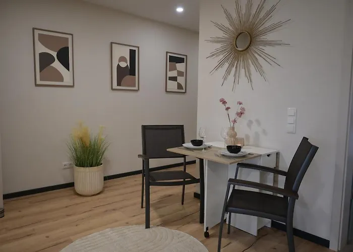 Stilvolle & Ruhige Mit Terrasse & Garten Petershagen