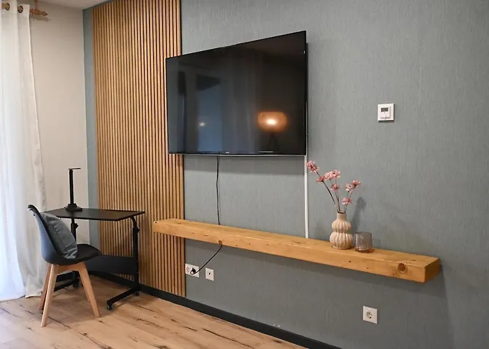 Stilvolle & Ruhige Mit Terrasse & Garten Petershagen